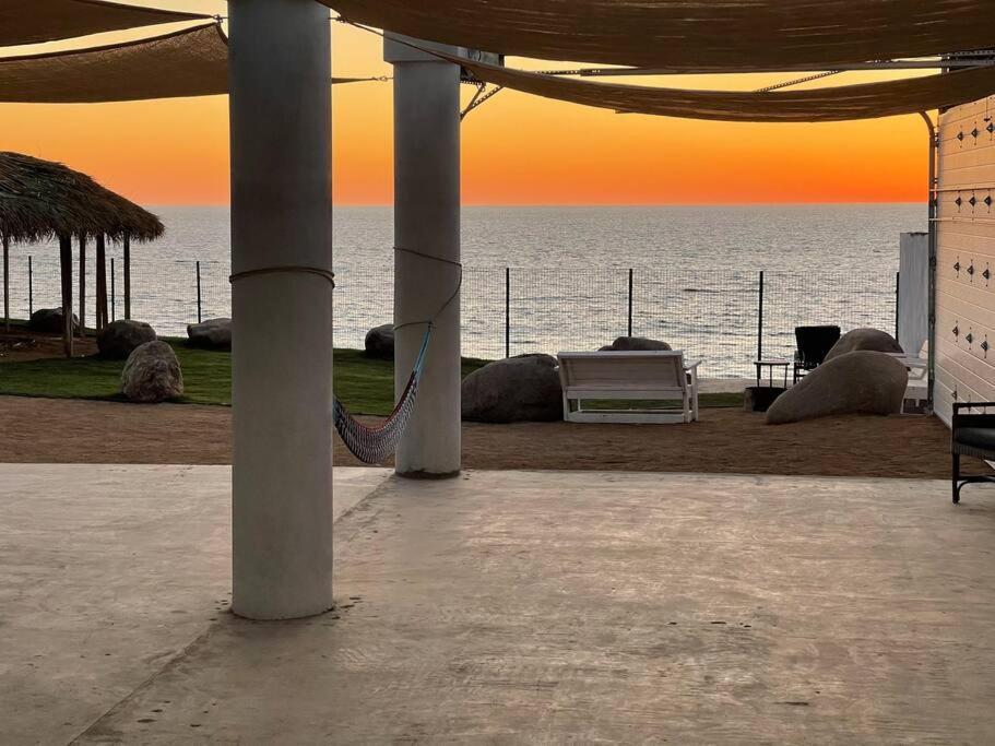 Triton'S Playhouse Beachfront Primo Tapia Exterior photo